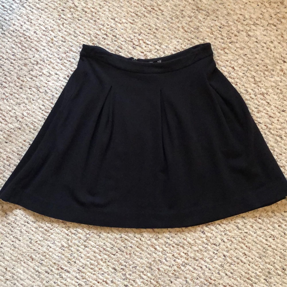 Black skater skirt